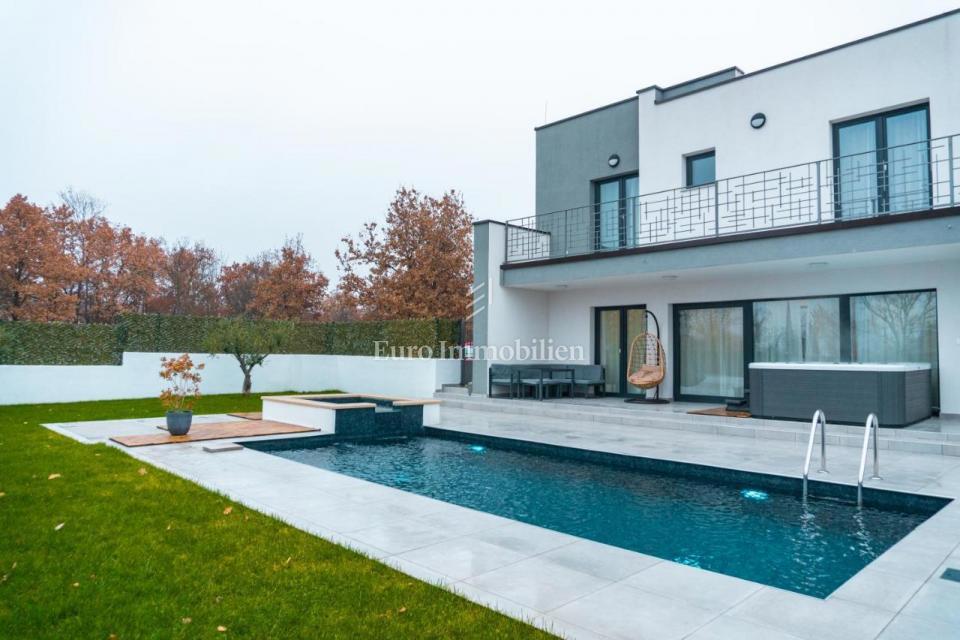 Modern villa in the vicinity of Poreč