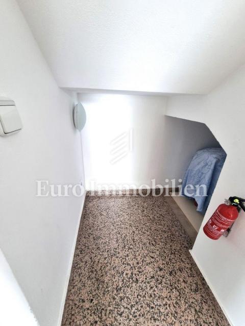 PARENZO!!! Casa bifamiliare con piscina, a 5 km dal centro cittadino