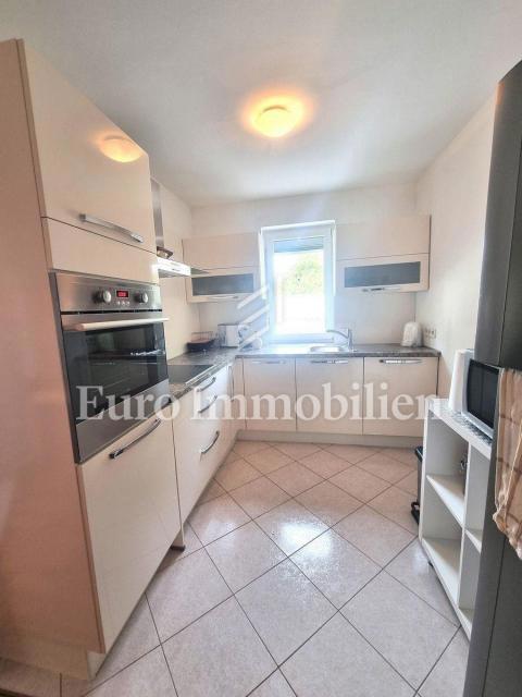 PARENZO!!! Casa bifamiliare con piscina, a 5 km dal centro cittadino