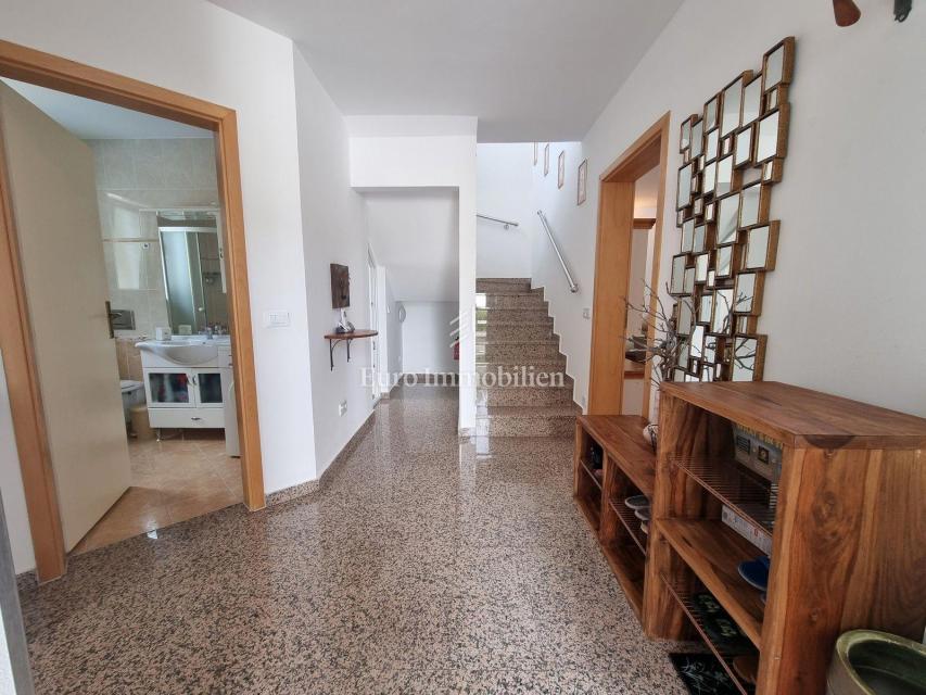 PARENZO!!! Casa bifamiliare con piscina, a 5 km dal centro cittadino