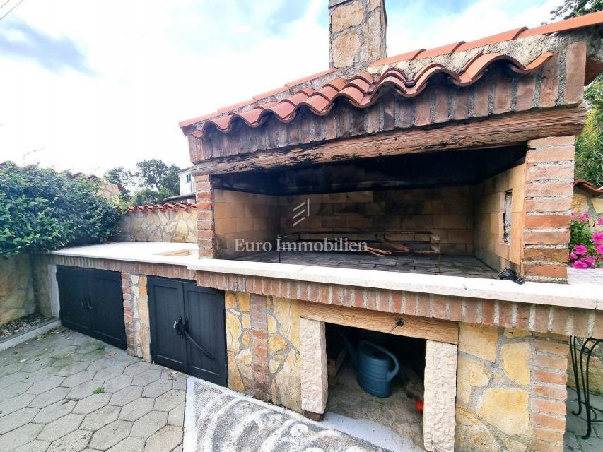PARENZO!!! Casa bifamiliare con piscina, a 5 km dal centro cittadino