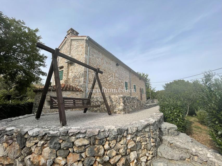 Case in pietra con piscina, Dobrinj, isola di Krk