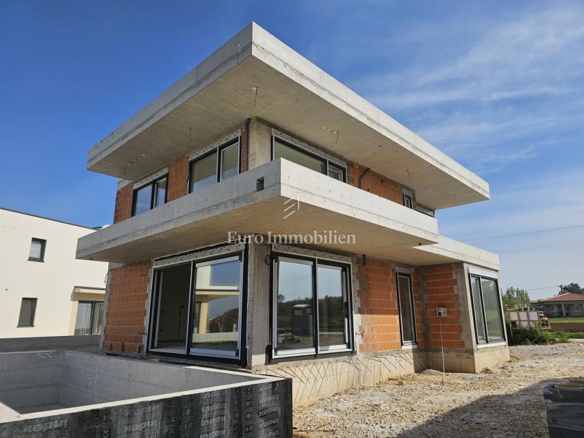 Poreč - casa di nuova costruzione con wellness e piscina