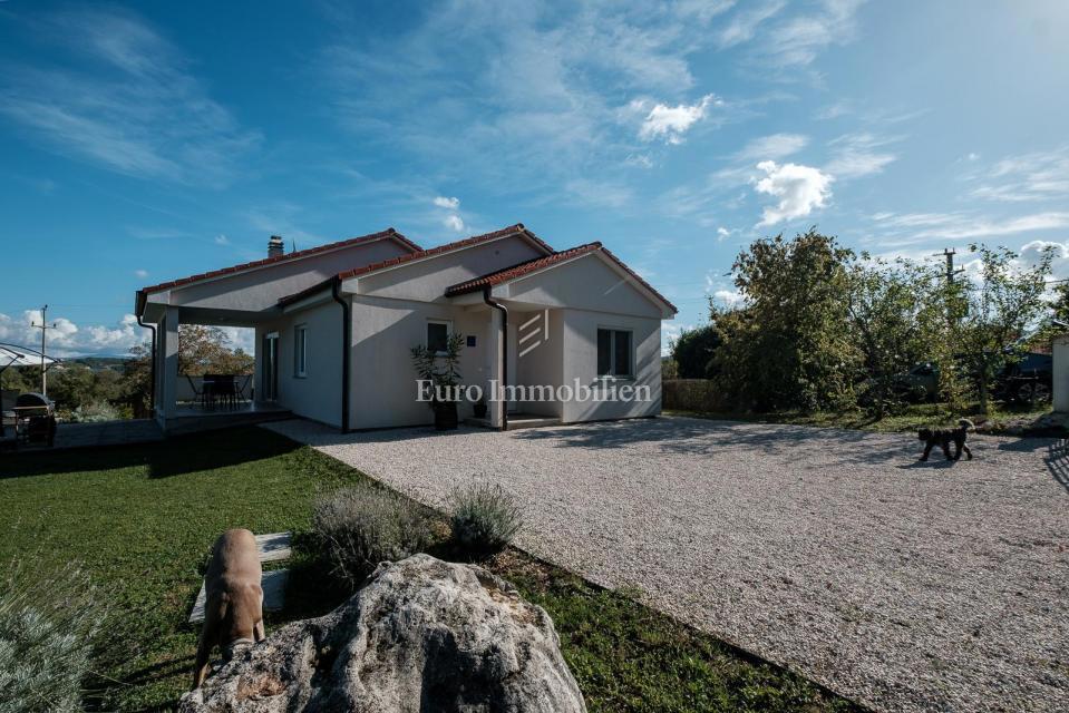 Casa immersa nella natura - zona Montona