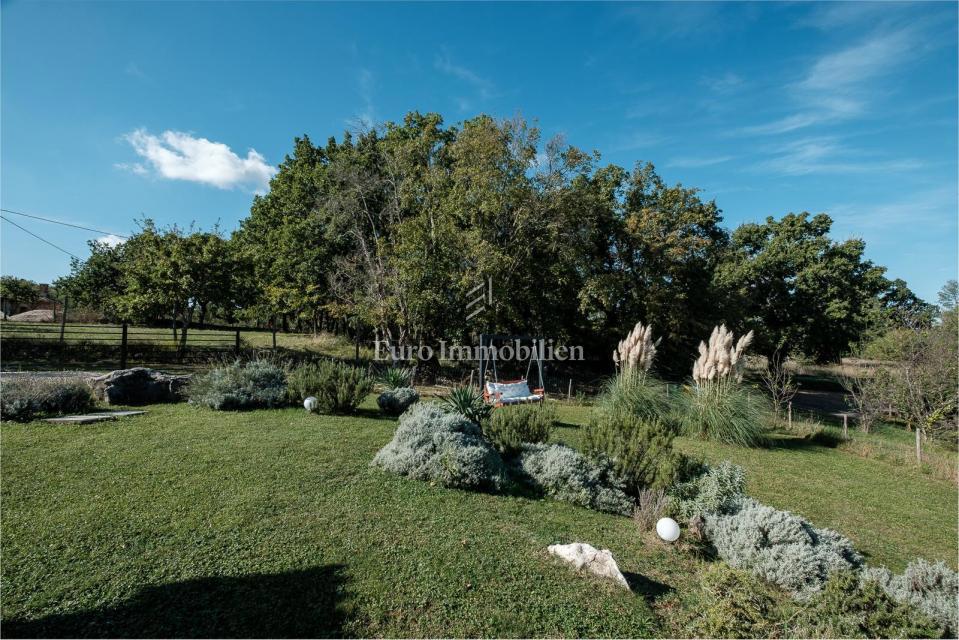 Casa immersa nella natura - zona Montona