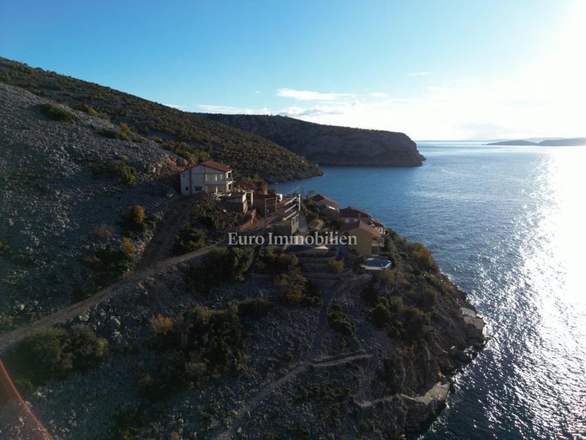 Casa con piscina al mare