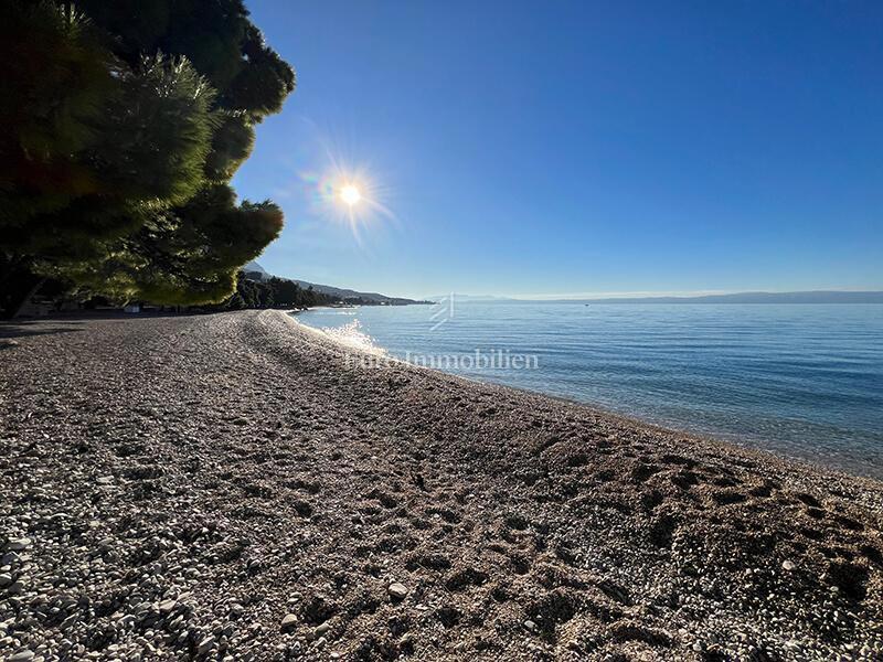 Tucepi - appartamento in prima fila sulla spiaggia