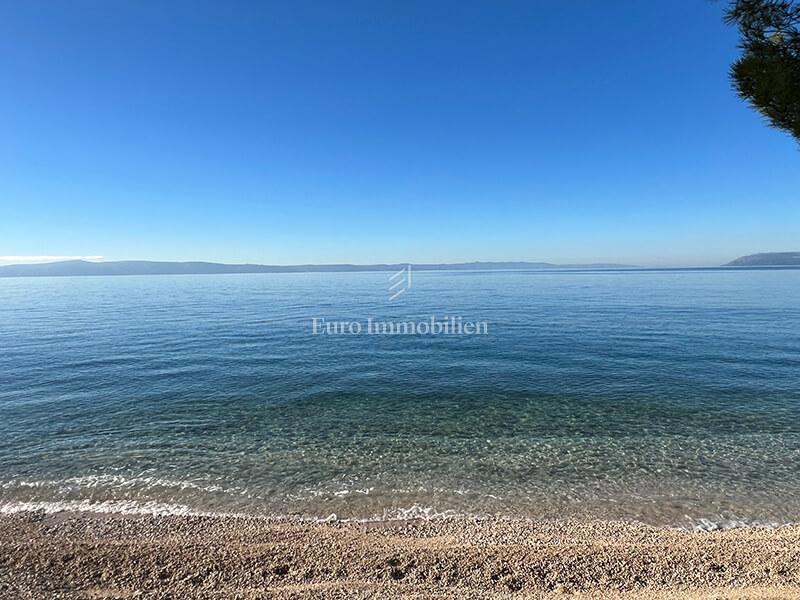 Tucepi - appartamento in prima fila sulla spiaggia