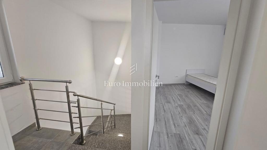 Jadranovo - nuova casa con piscina