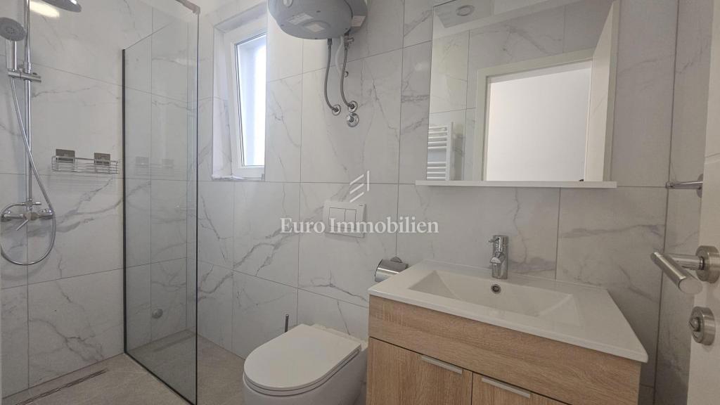 Jadranovo - nuova casa con piscina