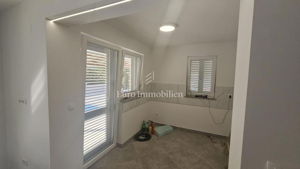 Jadranovo - nuova casa con piscina