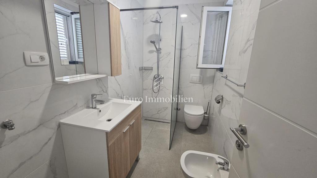 Jadranovo - nuova casa con piscina