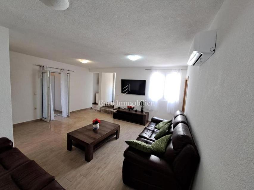 Appartamento con vista mare - Maslenica