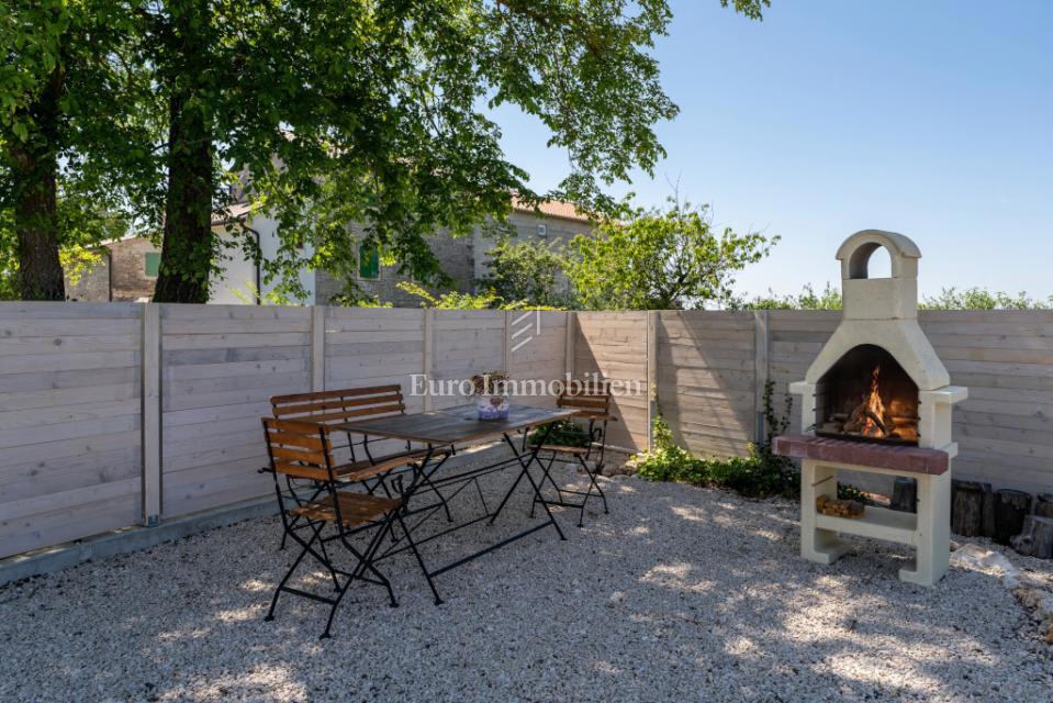 Casa indipendente con piscina nelle vicinanze di Parenzo