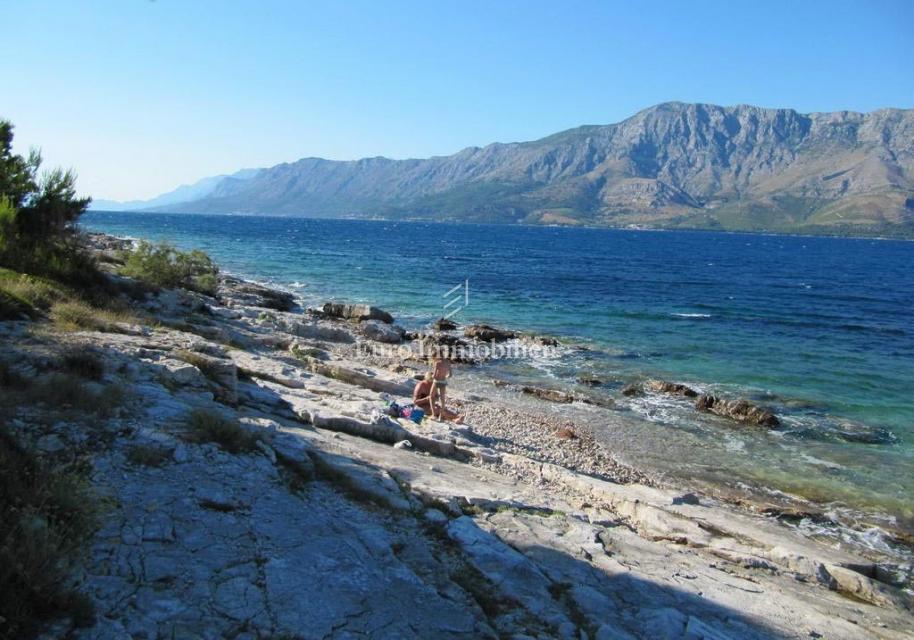 Terreno edificabile vicino al mare - isola di Hvar