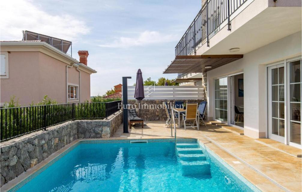 Villa con piscina e vista mare - isola di Krk