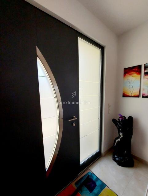 Rovigno - villa moderna con ampio giardino