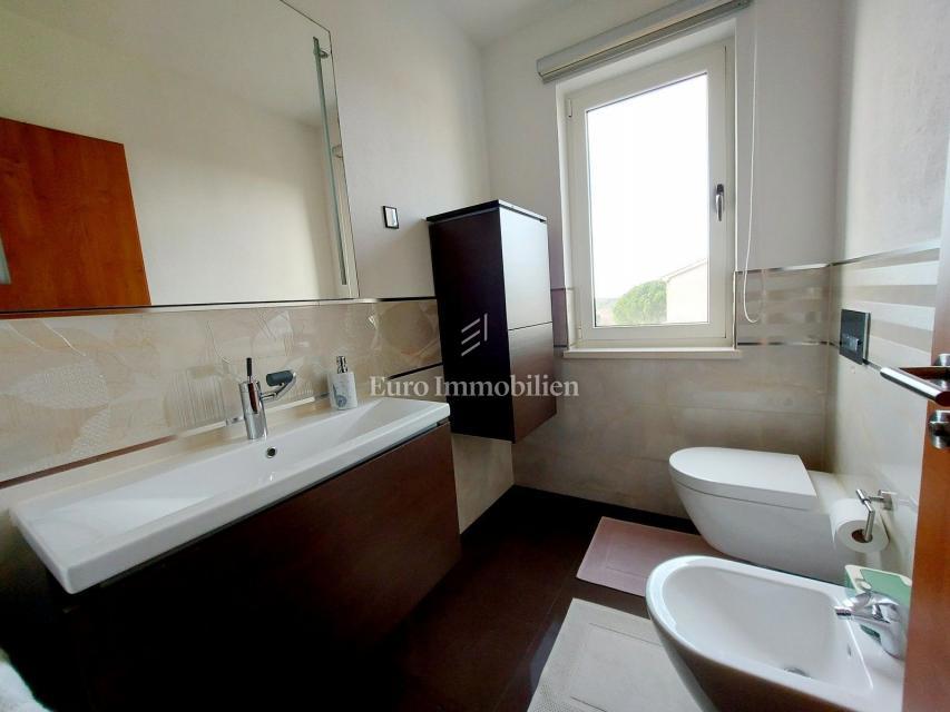 Rovigno - villa moderna con ampio giardino