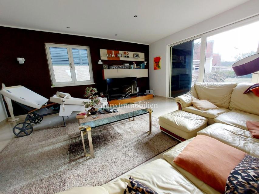 Rovigno - villa moderna con ampio giardino