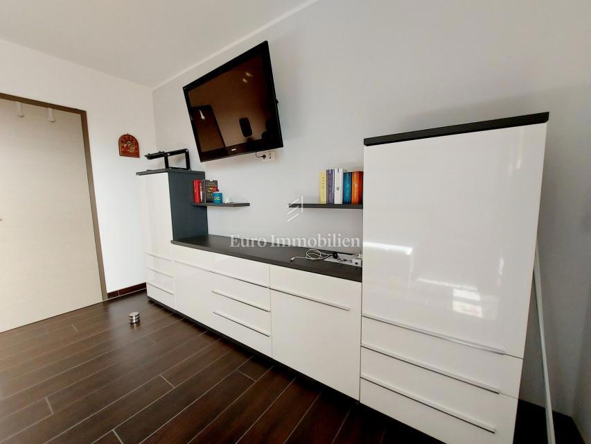 Rovigno - villa moderna con ampio giardino