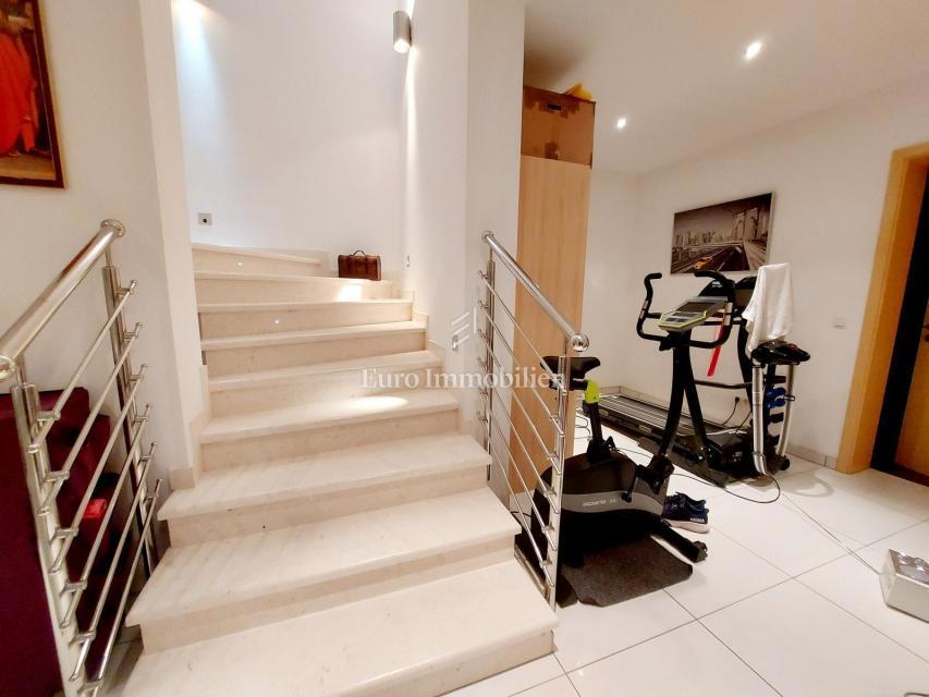 Rovigno - villa moderna con ampio giardino