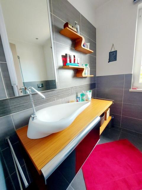 Rovigno - villa moderna con ampio giardino