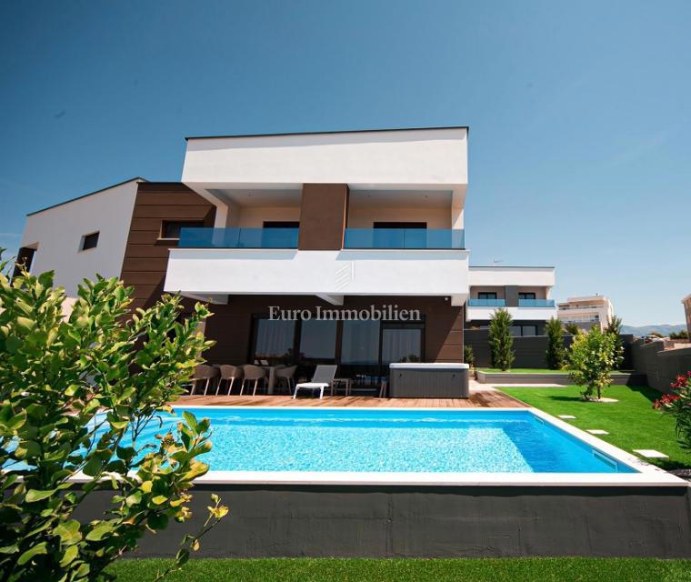 Novalja - villa di lusso con piscina