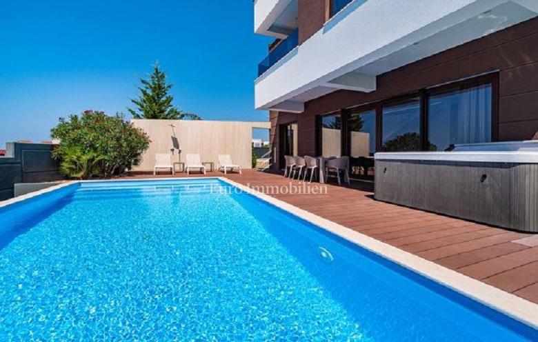 Novalja - villa di lusso con piscina