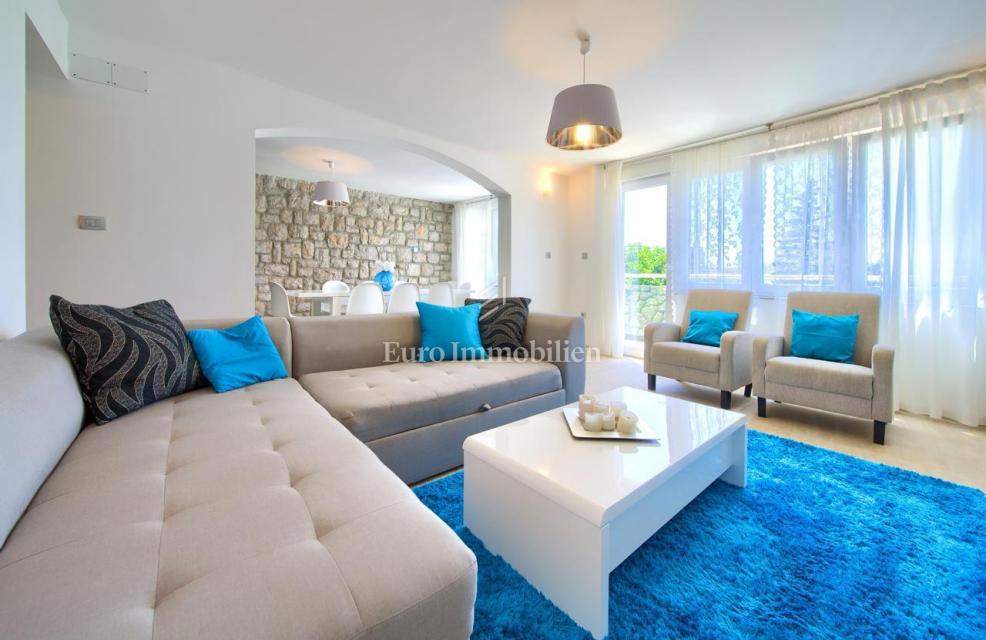 Novi Vinodolski - casa con piscina