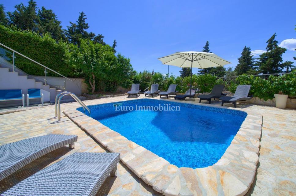 Novi Vinodolski - casa con piscina