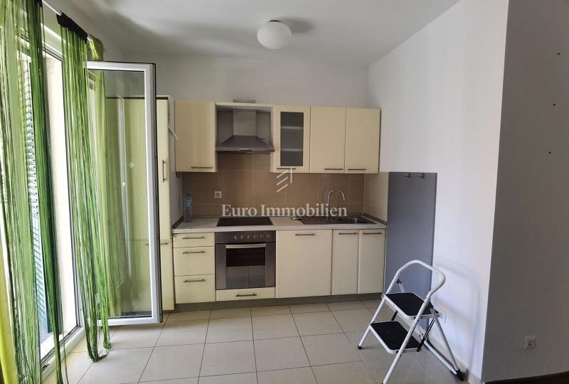 Novalja - piano terra con terrazza e giardino