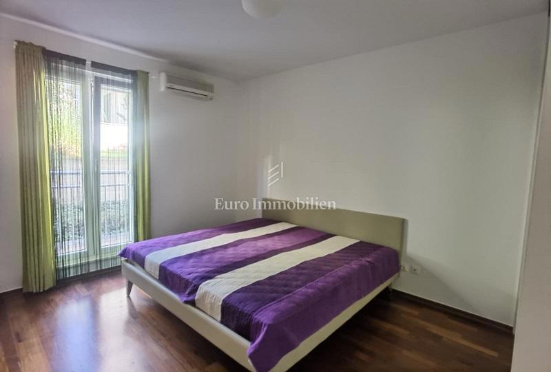 Novalja - piano terra con terrazza e giardino