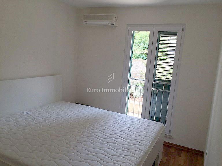 Novalja - piano terra con terrazza e giardino