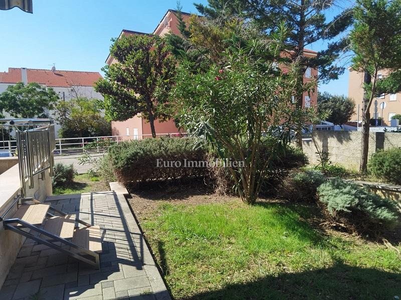 Novalja - piano terra con terrazza e giardino