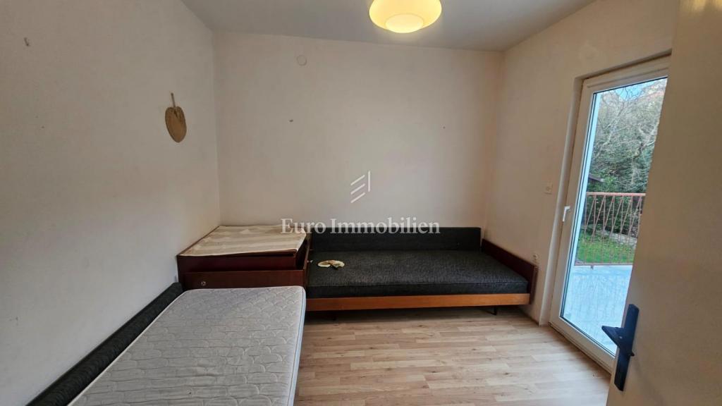 Crikvenica - casa su tre piani, 2a fila dal mare