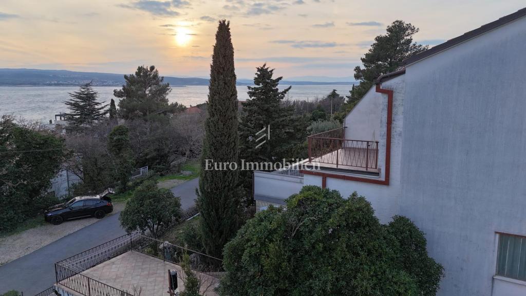 Crikvenica - casa su tre piani, 2a fila dal mare
