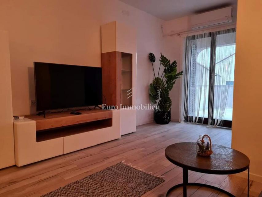 Pag - casa con 4 appartamenti e un grande cortile