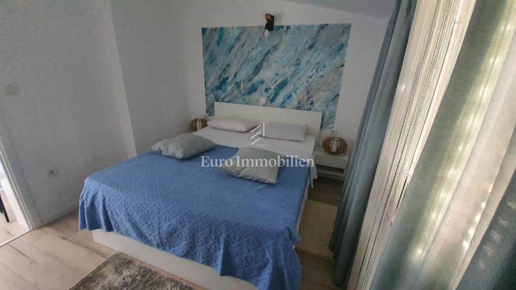 Pag - casa con 4 appartamenti e un grande cortile