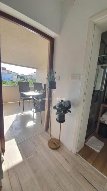 Pag - casa con 4 appartamenti e un grande cortile