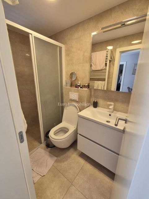 Tisno - casa con piscina e vista mare