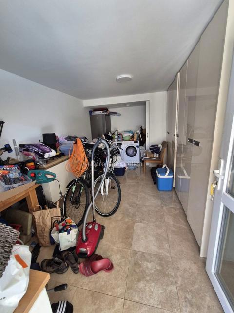 Tisno - casa con piscina e vista mare