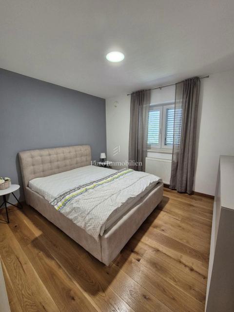 Tisno - casa con piscina e vista mare