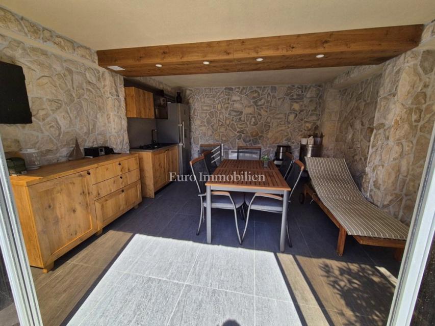 Tisno - casa con piscina e vista mare