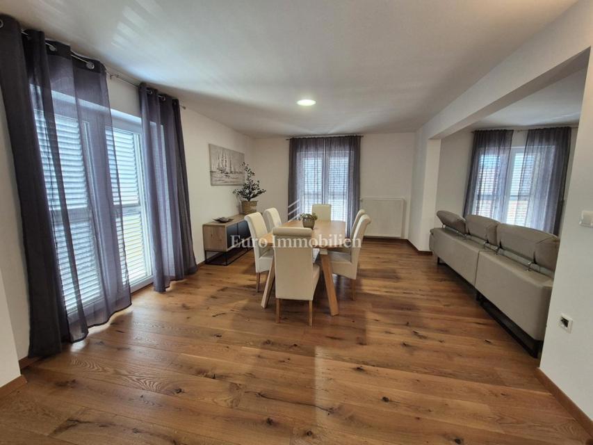 Tisno - casa con piscina e vista mare