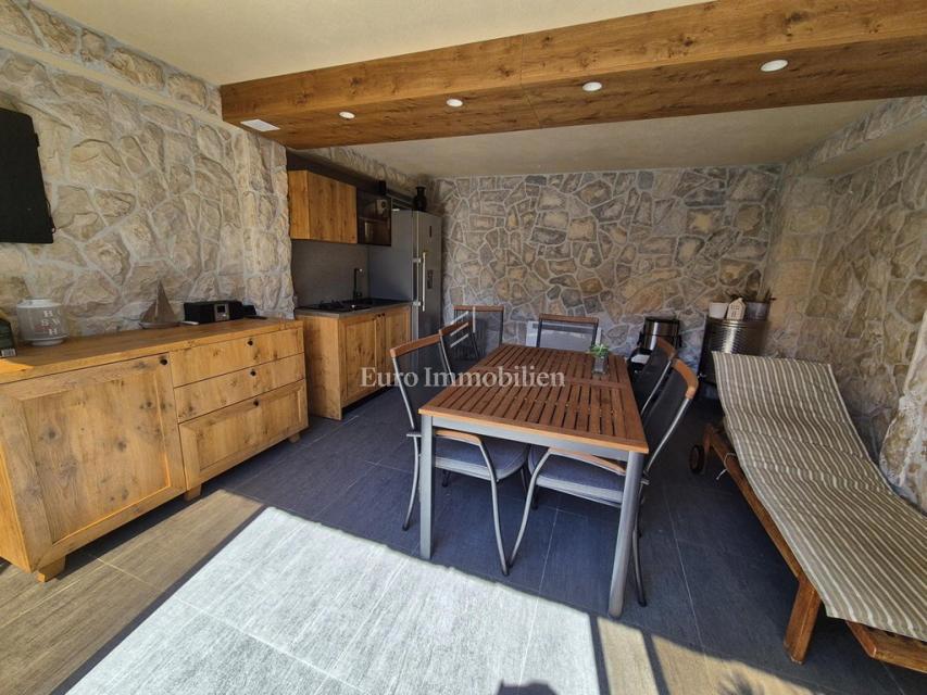 Tisno - casa con piscina e vista mare