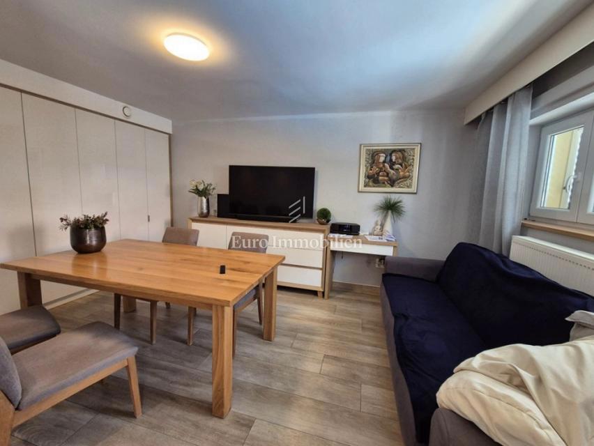 Tisno - casa con piscina e vista mare