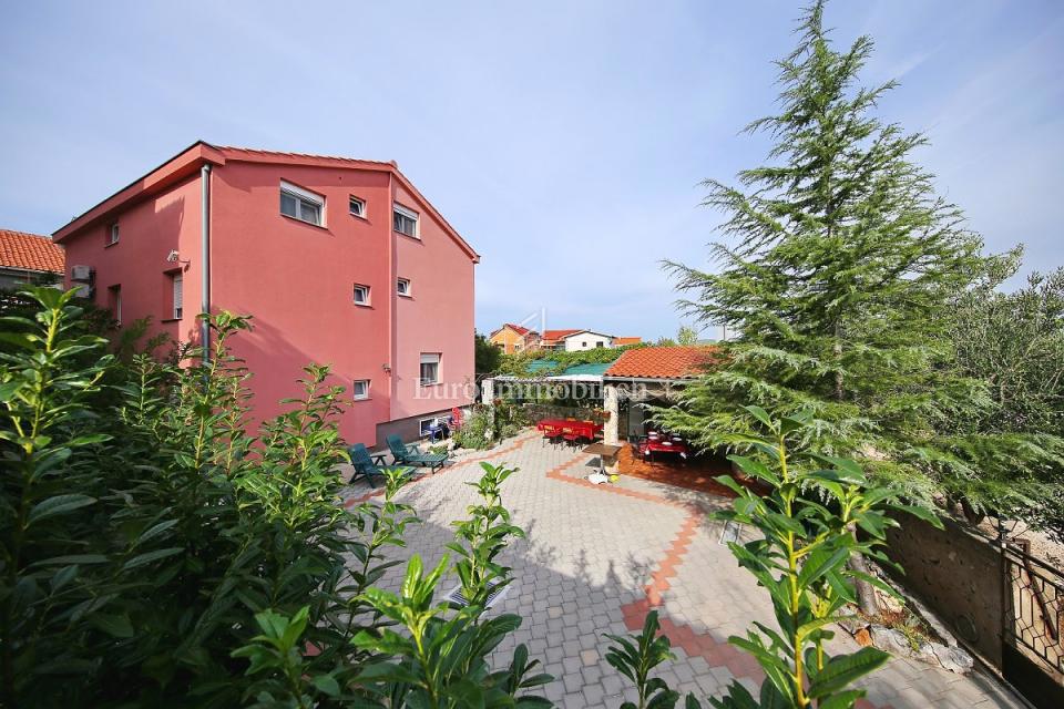 Pirovac - condominio vicino al mare