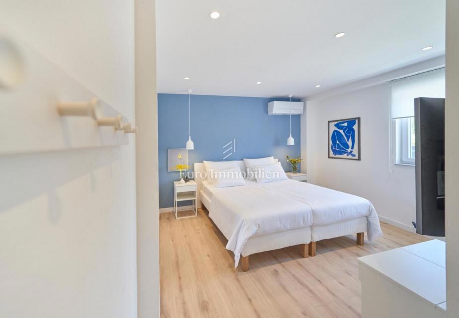 Kaštela - villa con piscina su un ampio terreno