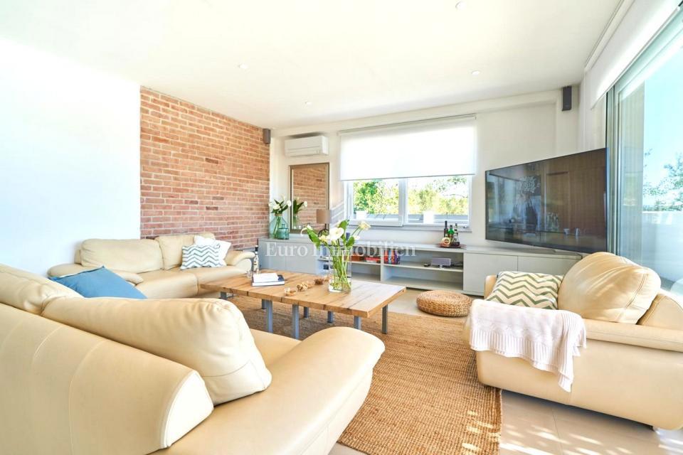 Kaštela - villa con piscina su un ampio terreno