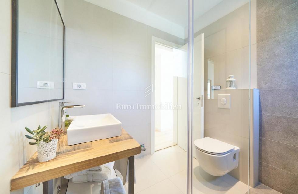 Kaštela - villa con piscina su un ampio terreno